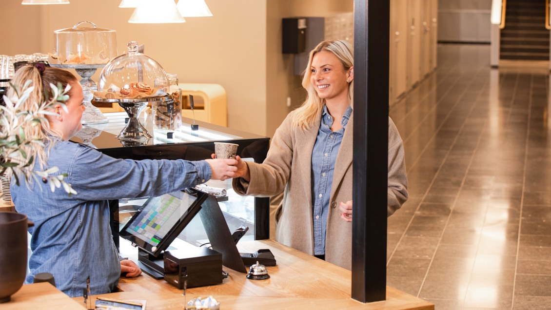 I Cube finns både café och restaurang i bottenplan