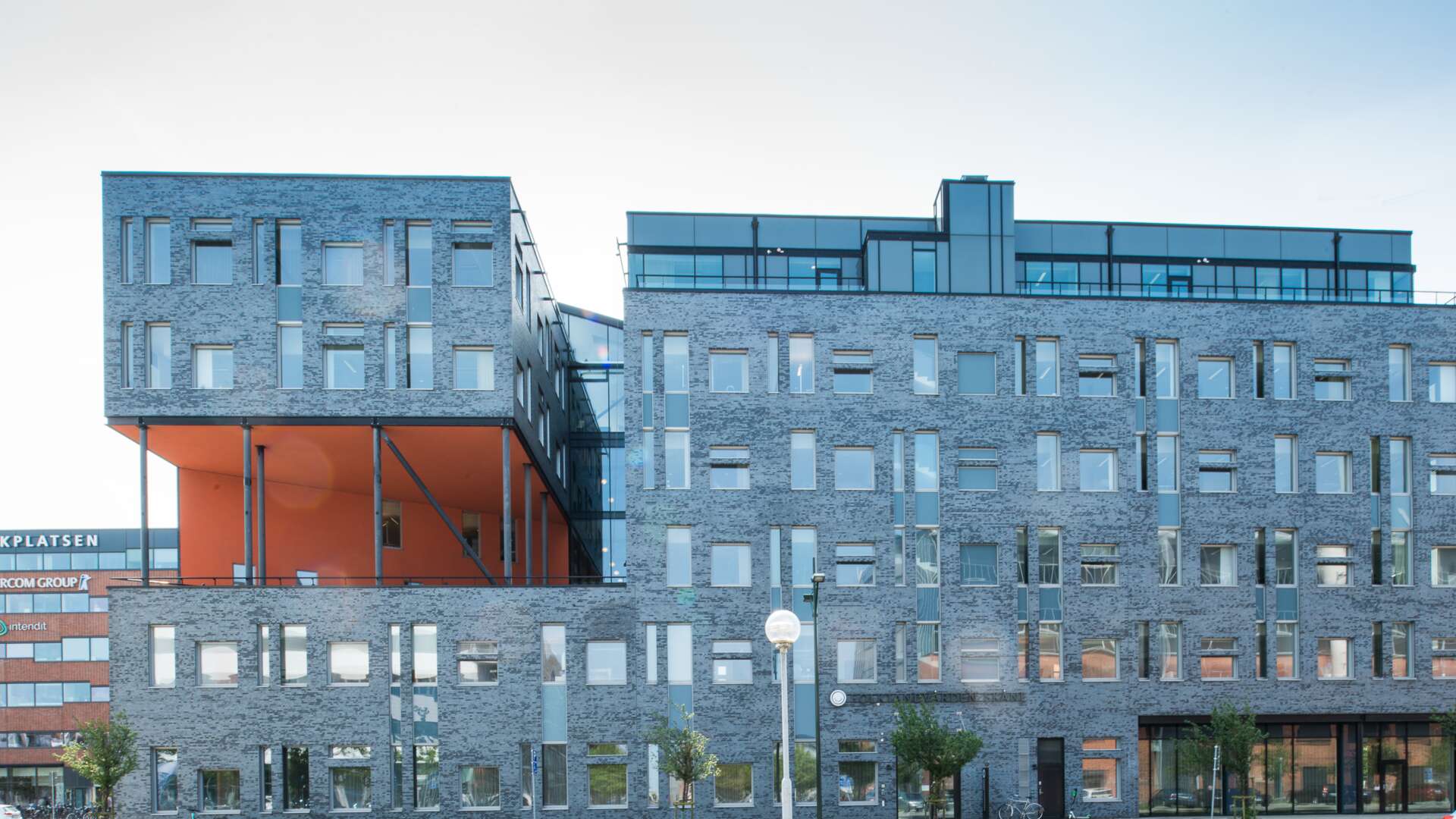 Skåneland 1, fastighet med kontor och butiker på Dockplatsen 26 i Dockan Malmö