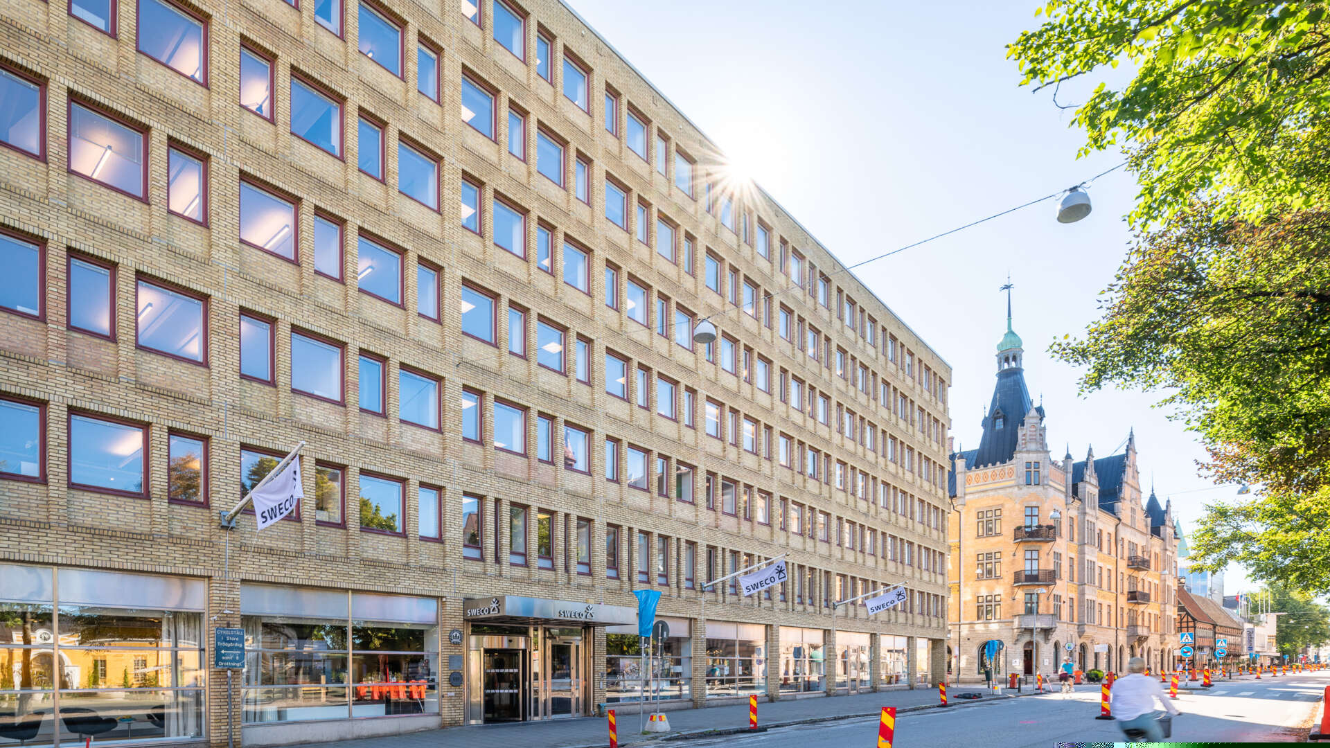 Kontorsfastighet i flera våningar med centralt läge, det är Österport 7.