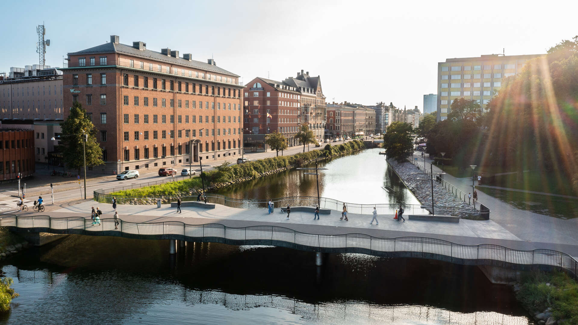 Sparven 15, Röda huset, fastighet på Drottninggatan 34 i Malmö Centrum